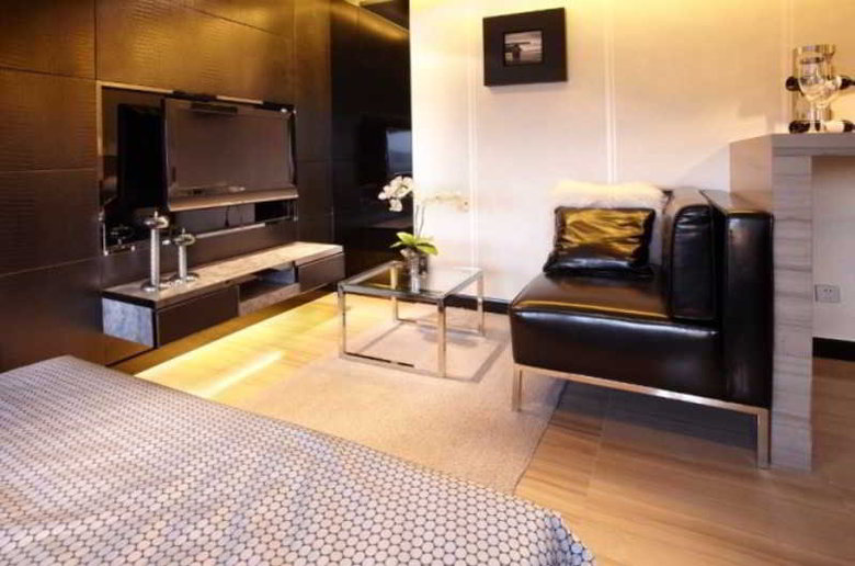 Q-city Hotel