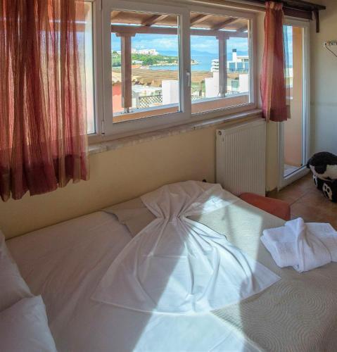 Villa Sea And Waves