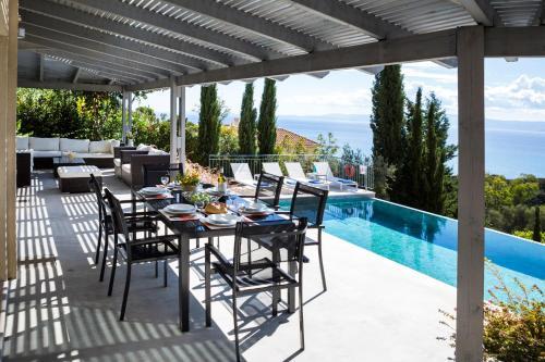 Kaminia Beach Villa