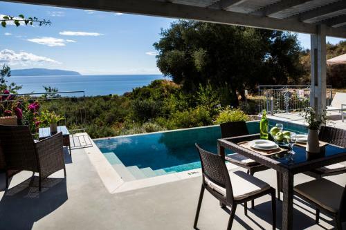 Villa Kamnia Beach Cottage