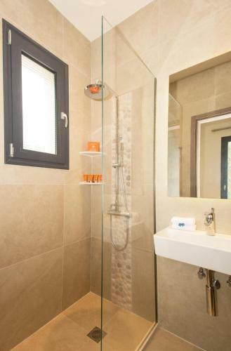 Roda Villa Sleeps 4 Pool Air Con Wifi