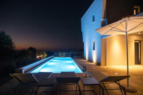 Roda Villa Sleeps 8 Pool Air Con Wifi