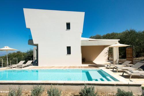 Roda Villa Sleeps 8 Pool Air Con Wifi