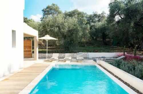 Roda Villa Sleeps 8 Pool Air Con Wifi