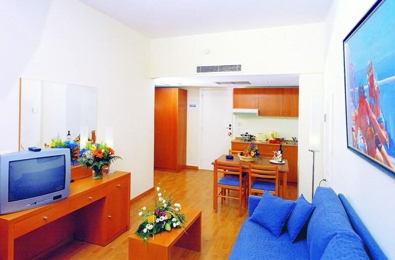 Hotel Angela Suites & Lobby