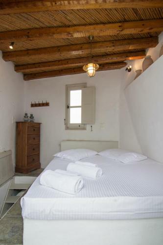 Serifos Houses Hora