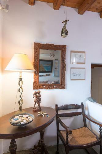 Serifos Houses Hora