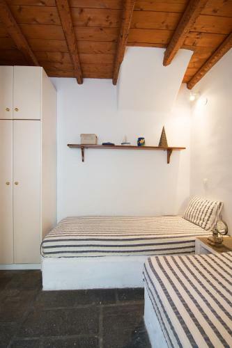 Serifos Houses Hora