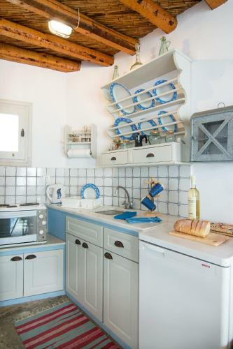 Serifos Houses Hora
