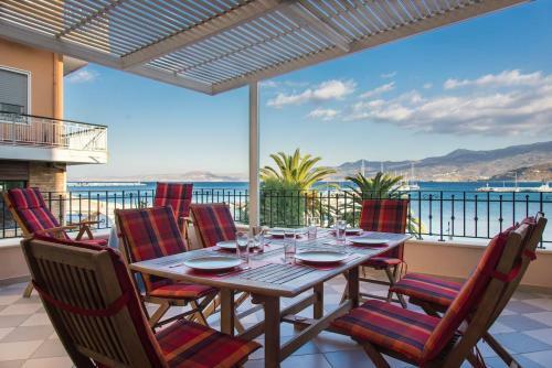 Apartamento Seafront ?legant ?own ?ouse