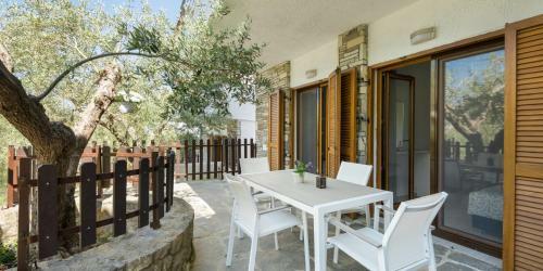 Elaia Villas, Elani