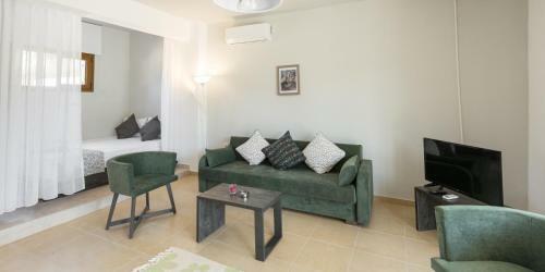 Elaia Villas, Elani