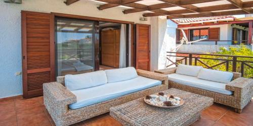 Luez Private Pool Villa, Elani