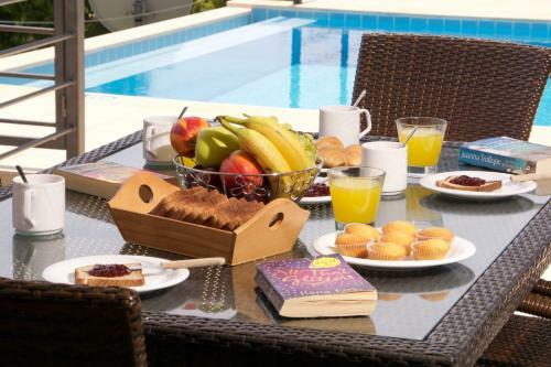 Skala Villa Sleeps 6 Pool Wifi