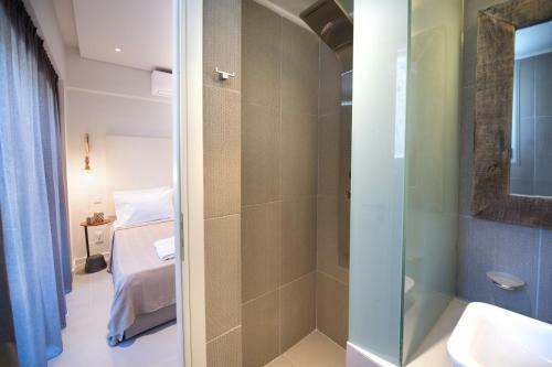 Hotel Crystal Waters