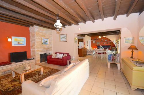 Villa Nissaki Olive Press And Cottage