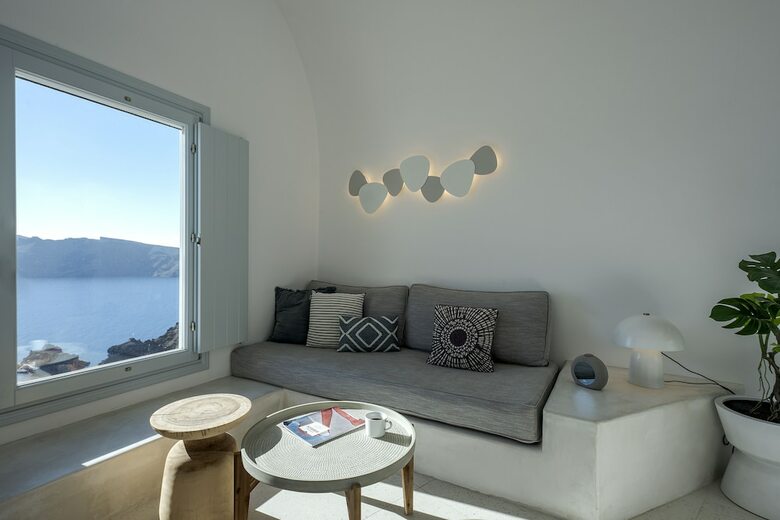 Big Blue Villa By Caldera Houses