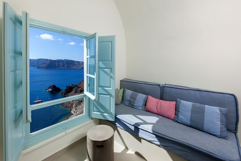 Big Blue Villa By Caldera Houses