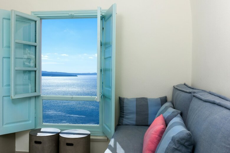 Big Blue Villa By Caldera Houses