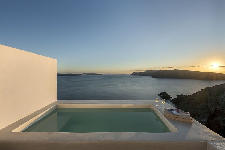 Big Blue Villa By Caldera Houses