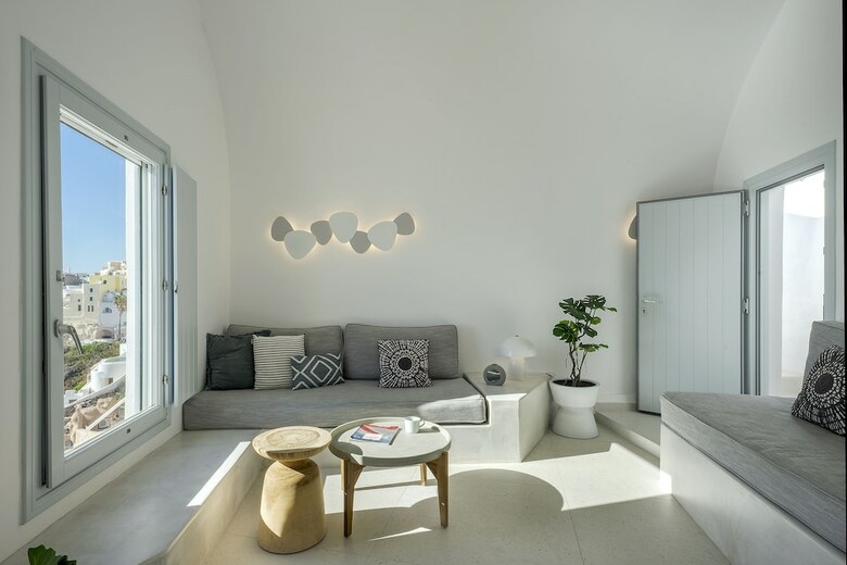 Big Blue Villa By Caldera Houses