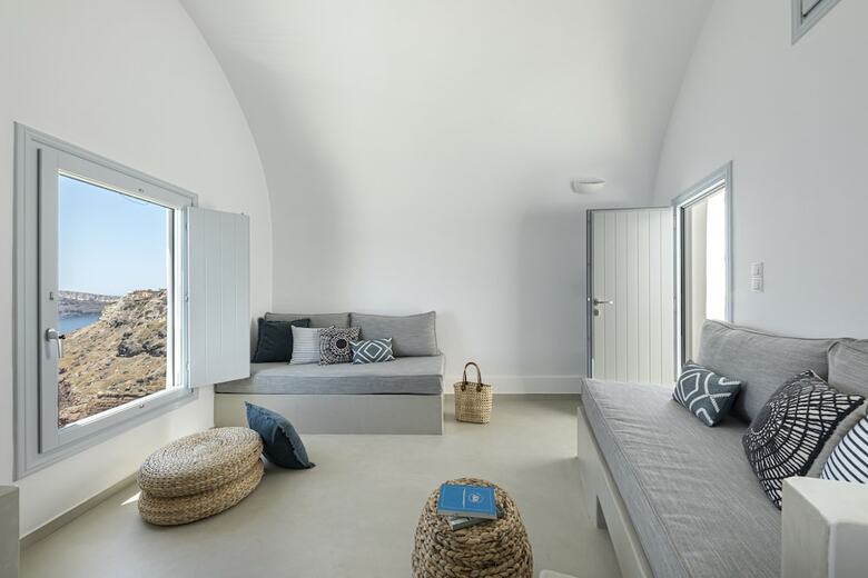 Big Blue Villa By Caldera Houses