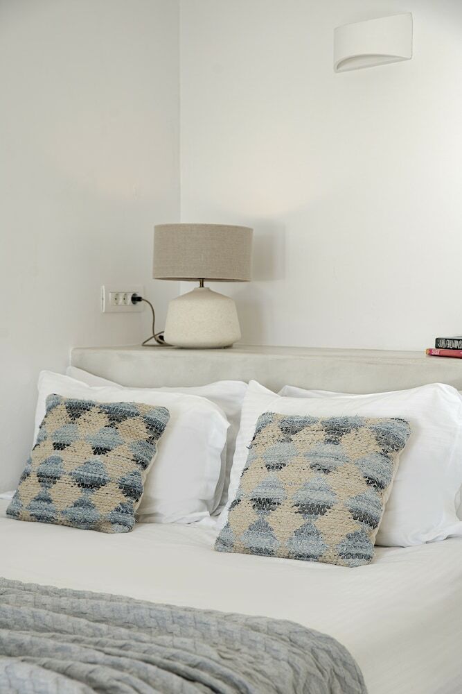 Big Blue Villa By Caldera Houses