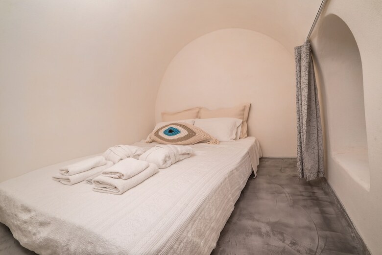 Villa Thetis Cave Houses