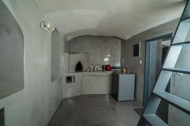 Villa Thetis Cave Houses