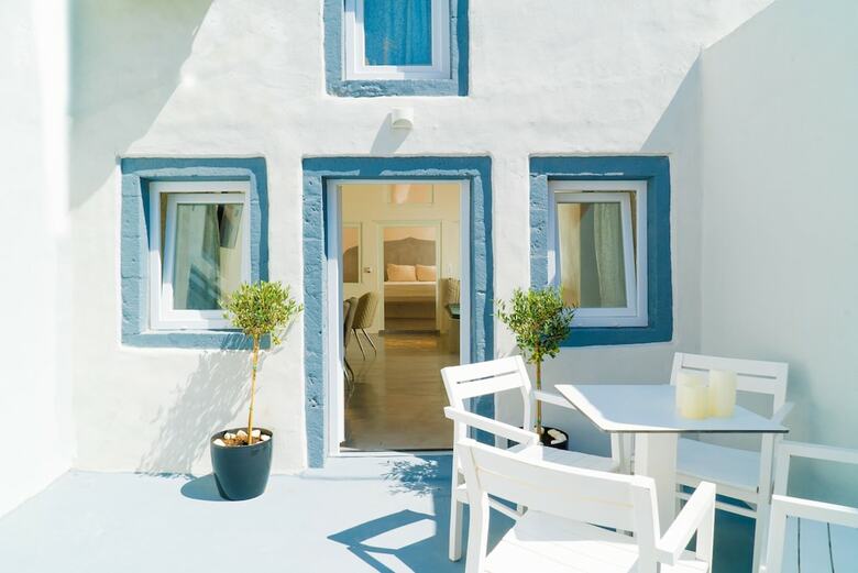 Villa Thetis Cave Houses