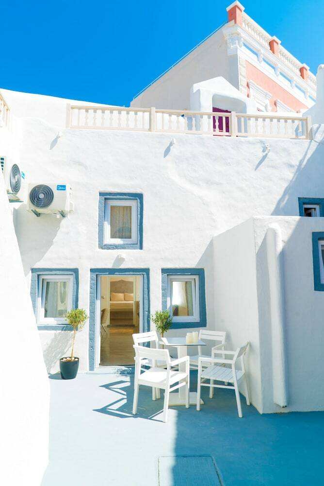 Villa Thetis Cave Houses