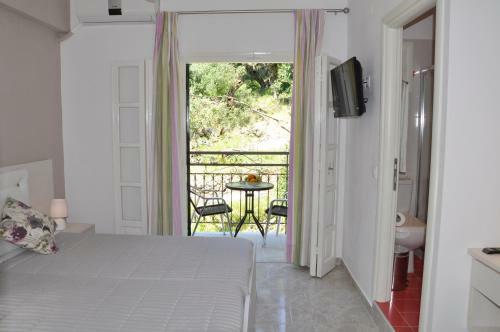 Posada Angels Pool Studios And Apartments