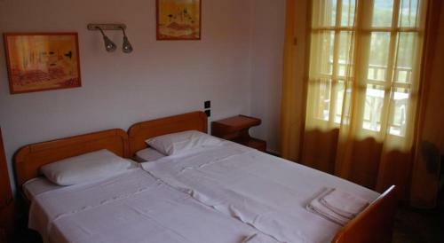 Hostal Panormos Palace