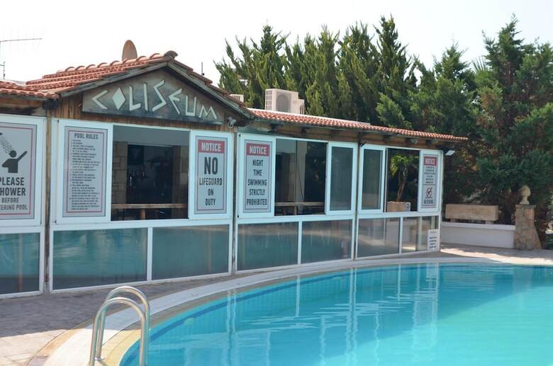 Hotel Coliseum Studios & Apartments