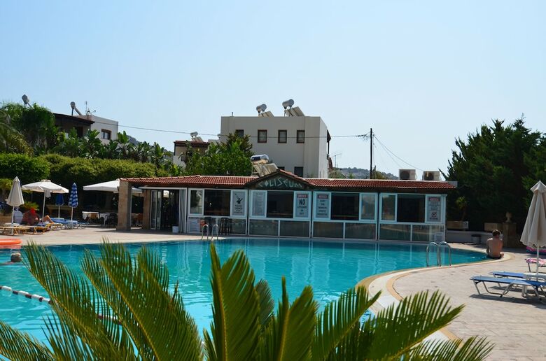Hotel Coliseum Studios & Apartments