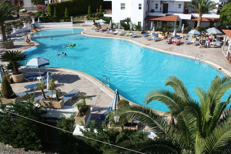 Hotel Coliseum Studios & Apartments