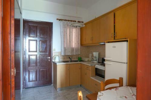 Fotini's Apartments - Pelekas Beach