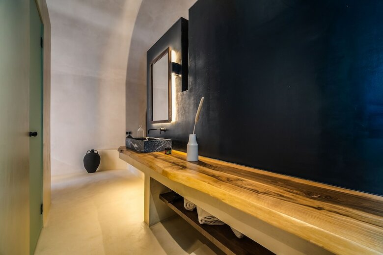 Hotel Pyrgos 1870, A Restored Winery