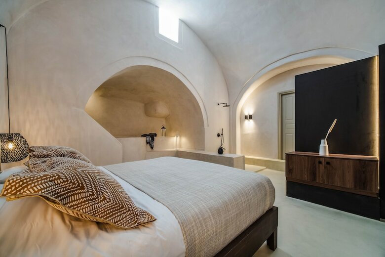 Hotel Pyrgos 1870, A Restored Winery