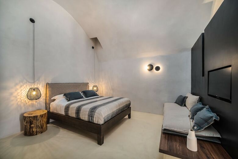Hotel Pyrgos 1870, A Restored Winery