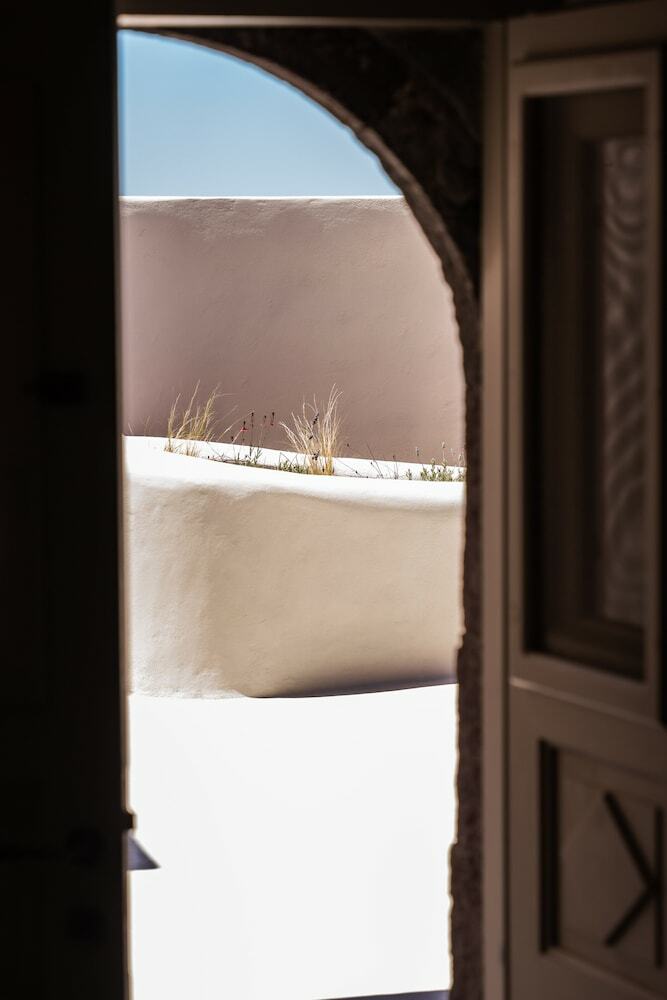 Hotel Pyrgos 1870, A Restored Winery