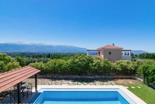 Villa Ekklisies Tria