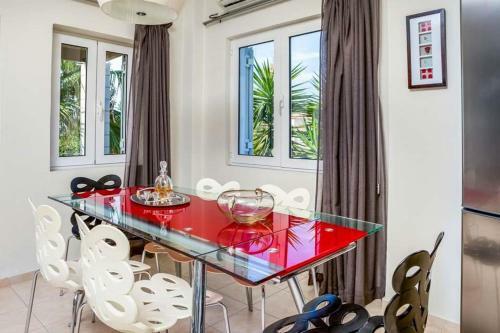 Plaka Villa Sleeps 7 Pool Air Con Wifi