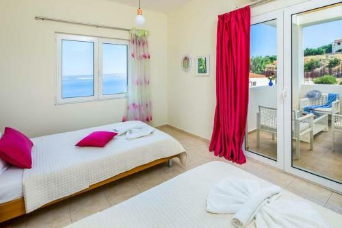 Plaka Villa Sleeps 7 Pool Air Con Wifi