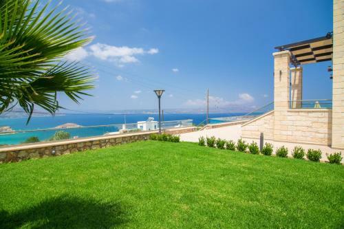 Philoxenia Luxury Sea View Villa