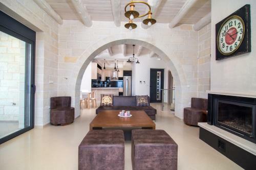 Philoxenia Luxury Sea View Villa