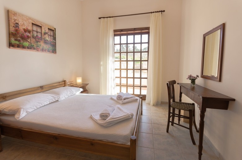 Dim Art Traditional Villa