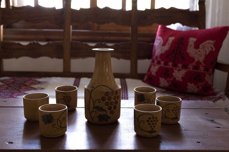 Dim Art Traditional Villa