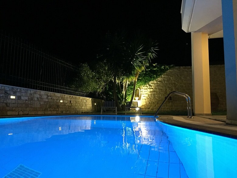 Dim Art Traditional Villa