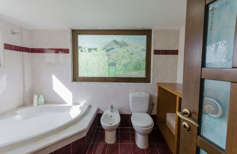 Dim Art Traditional Villa